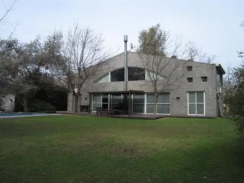 Casa en Alquiler de 3 dormitorios