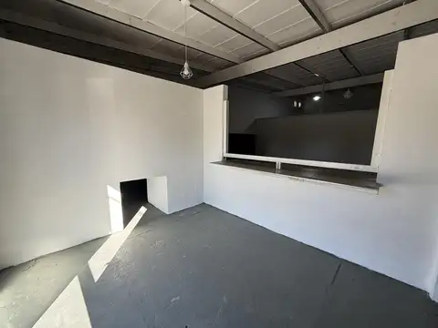LOCAL | 100 M² | AMPLIO | SECTORIZABLE | FRENTE COMERCIAL | PILAR CENTRO