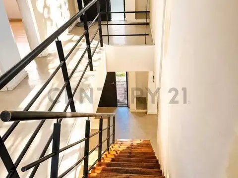 Gran Casa en Uno de los Mejores Sectores del Barrio  ¡Tu Próximo Proyecto!