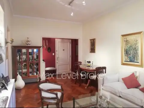 VENDE   Semipiso de 3am con Dependencia de servicio de 90 mts zona Monserrat. Capital
