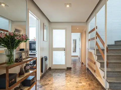 Depto Tipo Casa en Venta con 1 cocheras
