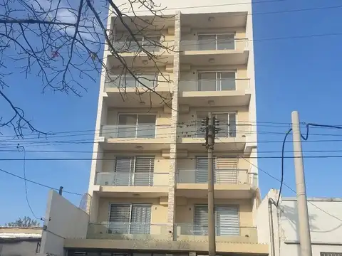Departamento centrico en alquiler 1 dormitorio y cochera