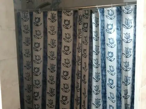 Amplia Casa con Pileta Quincho y 4 Habitaciones!