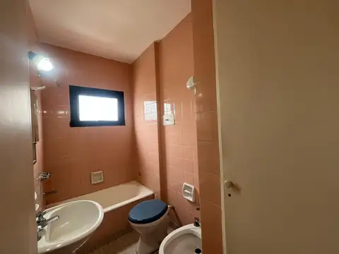 Departamento en Alquiler en Valentín Alsina, $ 650.000