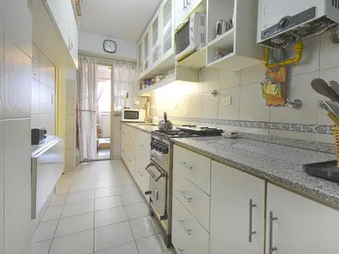 Venta departamento 4 ambientes Guardacoche Villa Real