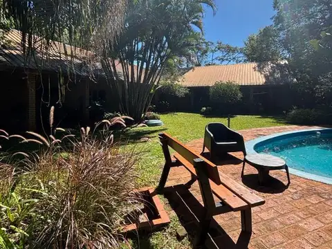 VENTA | CASA CON PISCINA SOBRE AV. URQUIZA – POSADAS