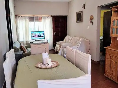 VENTA CASA 5 AMBIENTES CON LOTE DE 1100 M2. CHASCOMÚS