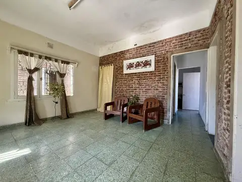 Casa 4 ambientes con 1 baño