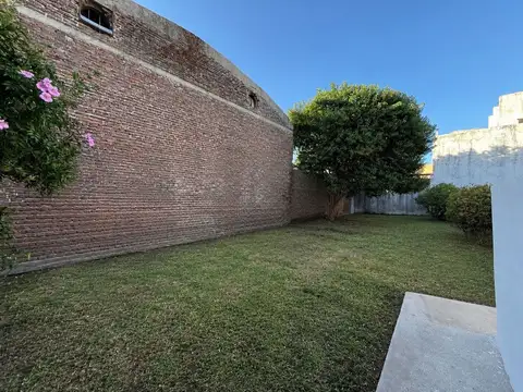 Depto Tipo Casa en Alquiler 34 años