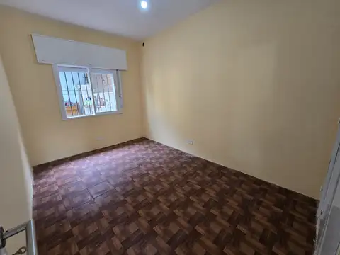 Casa en Alquiler con 2 cocheras