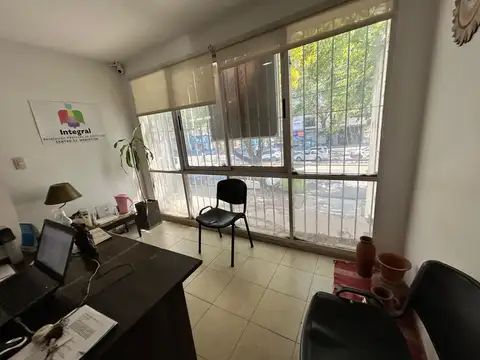 Av Pellegrini 3400, Piso 1°
