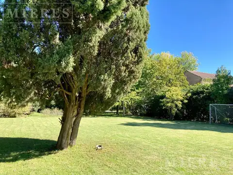 Lote de 1039m² en venta en Mayling Club de Campo