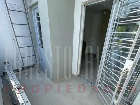 Depto Tipo Casa en Alquiler de 2 dormitorios