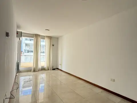 ALQUILER 1 DORMITORIO CON COCHERA, ZONA RIO, AMPLIO