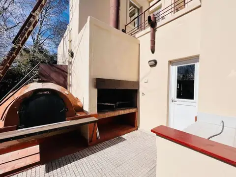 VENTA CASA PILAR 5 AMBIENTES PERMUTA