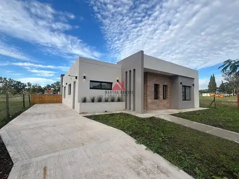 Casa  en Venta en Santa Sofía, Pilar del Este, Pilar