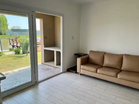 Isla del Este 100