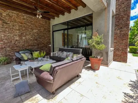 Casa en Venta en Chacras de Coria, USD 460.000