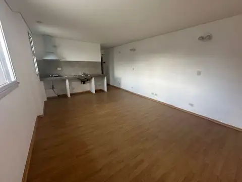 Oficina en Alquiler en Florida Mitre/Este, USD 600