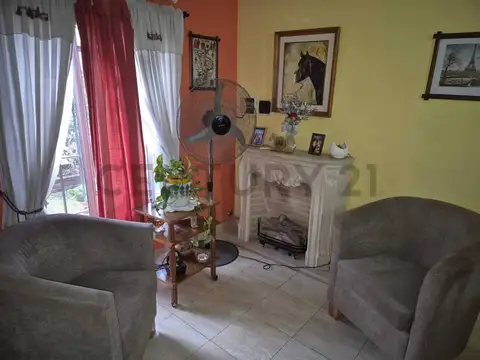 Casa 4 ambientes con 1 baño
