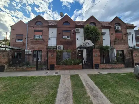 VENTA DUPLEX 3 AMBIENTES Y PLAYROOM - MONTE GRANDE