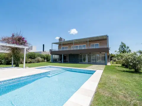 Casa de 3 dormitorios en Altos de la Ribera