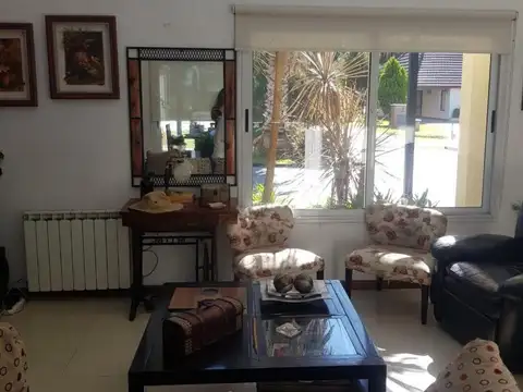 Casa 4 ambientes con 4 baños