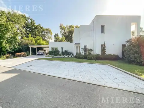 Casa en venta estilo racionalista en Mayling Club de Campo, Chubut 415