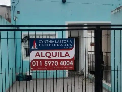 AMPLIO 3 AMBIENTES CON COCHERA Y PATIO