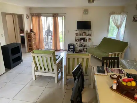 Casa 4 ambientes con 1 baño