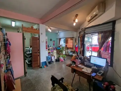 Local en esquina en hermoso barrio
