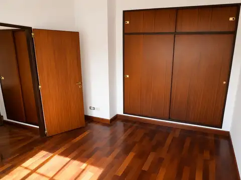 Depto Tipo Casa 3 ambientes con 2 baños