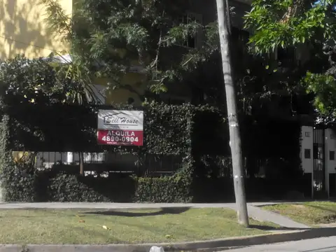 Depto Tipo Casa en Alquiler con 1 cocheras