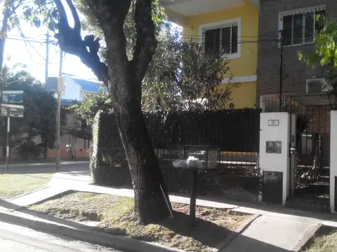 Depto Tipo Casa 4 ambientes con 1 baño