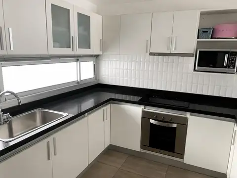 Departamento en Alquiler de 4 ambientes