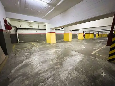 Venta COCHERA cubierta y fija PB Parque Patricios
