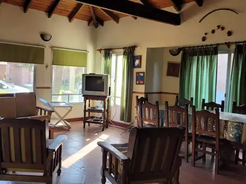 ¡Oportunidad en Las Lajas! Anticipo + Cuotas. Casa Cuatro Ambientes con Pileta