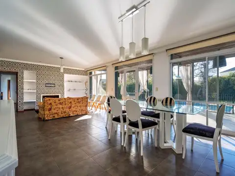 VENTA/PERMUTA Casa 3 Dormitorios Y pileta - Funes Hills Cadaques