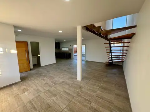 Depto Tipo Casa en Venta de 5 ambientes