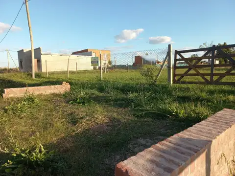 Lote Con Mejoras, General Hornos