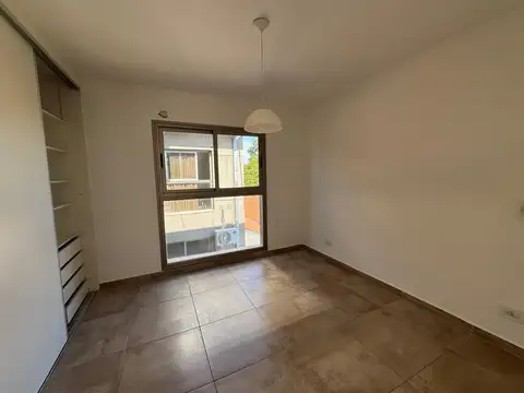 Departamento en Alquiler en Godoy Cruz, $ 900.000