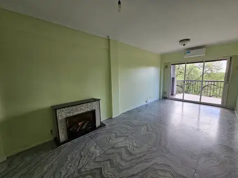 Departamento de 3 Ambientes con Balcón en Alquiler. Caballito