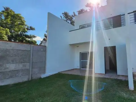Casa en Venta en Barrio Parque Leloir, USD 175.000