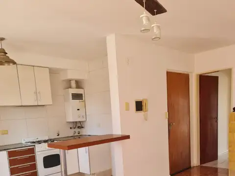 Departamento en alquiler en Echesortu. Un dormitorio con balcón al frente