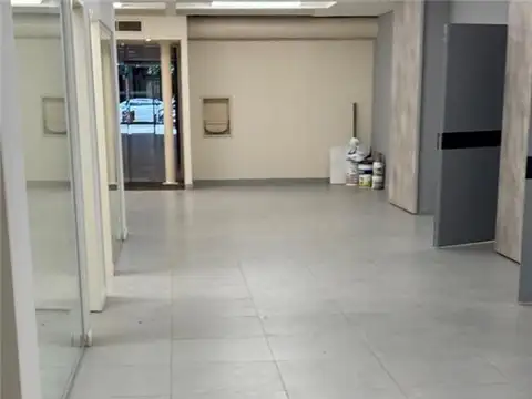 Oficina 4 ambientes con 2 baños