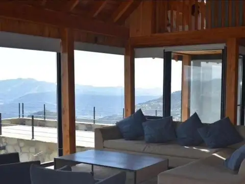 Casa 5 ambientes con 3 baños