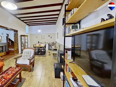 VENTA CASA 4 AMBIENTES EN FLORES