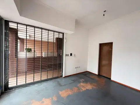 Local en Alquiler en República De La Sexta, $ 400.000