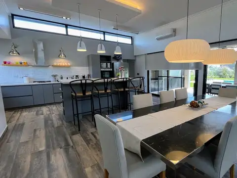 Venta Casa 5 Amb Santa Inés  Luján con pileta