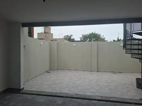 Depto Tipo Casa 3 ambientes con 2 baños